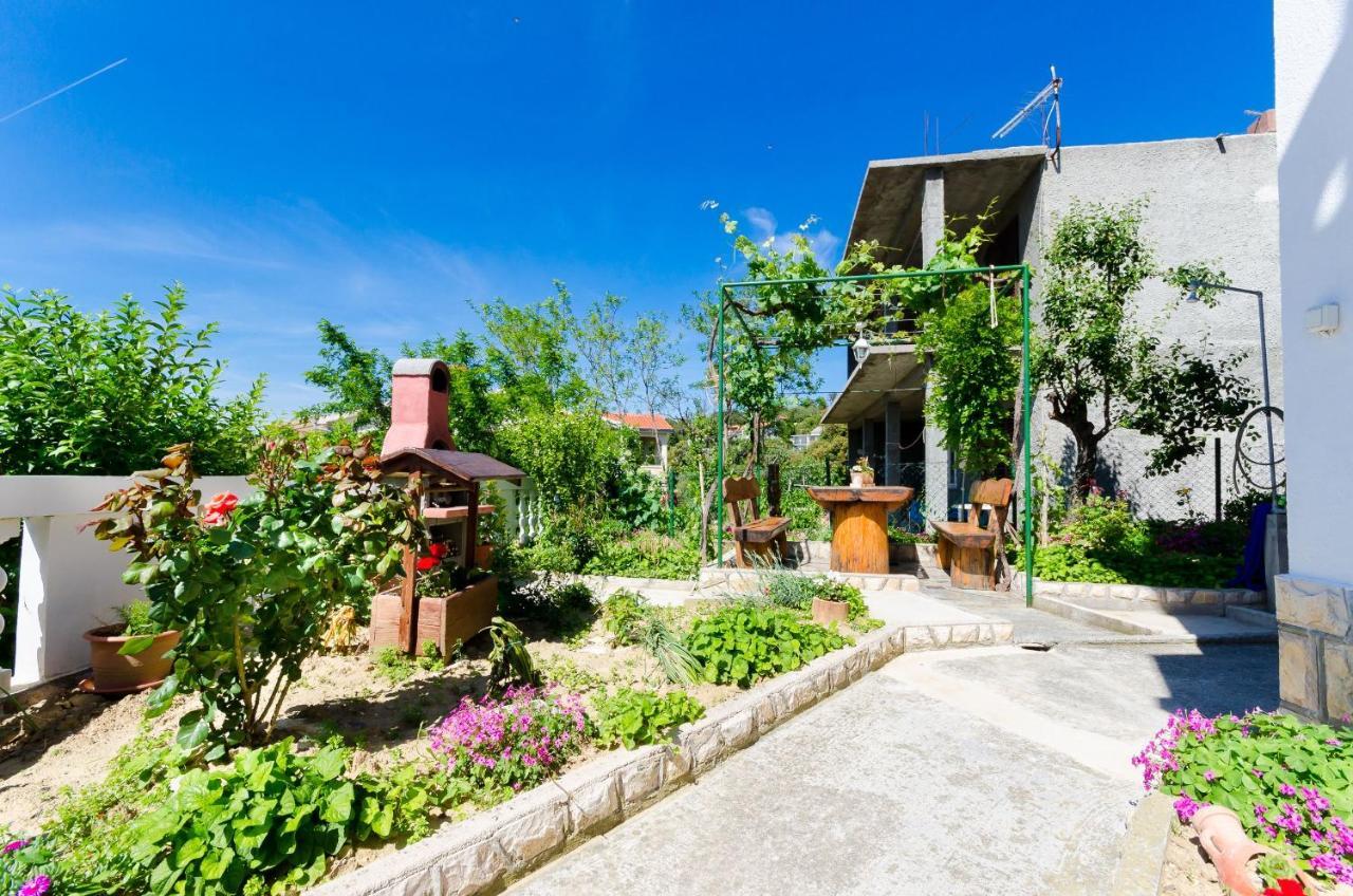 Apartments Albina 洛帕 外观 照片